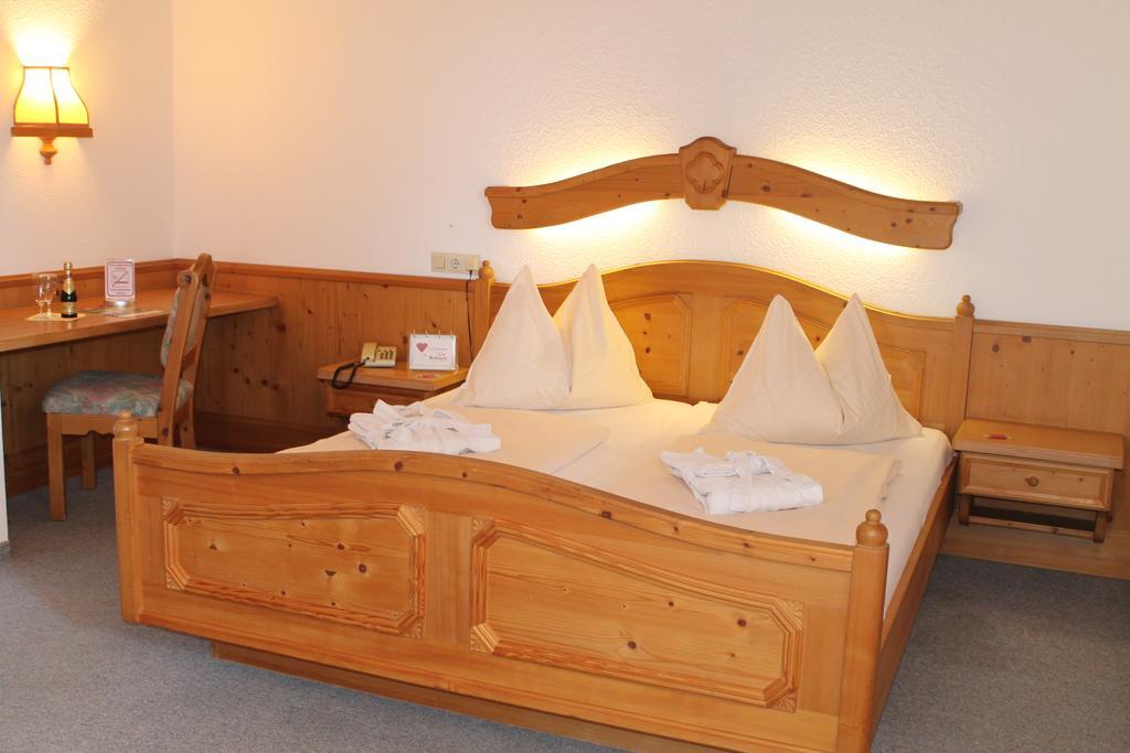 Hotel Restaurant Schwartz Neusiedl am Steinfelde المظهر الخارجي الصورة
