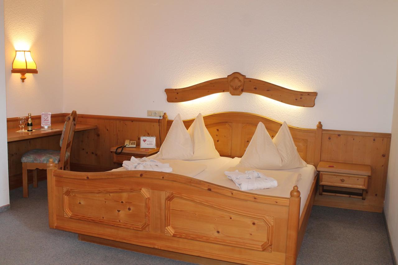 Hotel Restaurant Schwartz Neusiedl am Steinfelde المظهر الخارجي الصورة